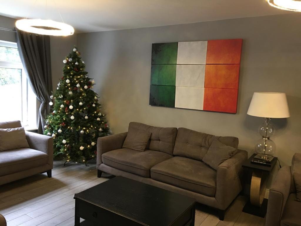 The Town House Kinsale, Hosted By Exquisite Holiday Homes, Sleeps 16 Екстериор снимка