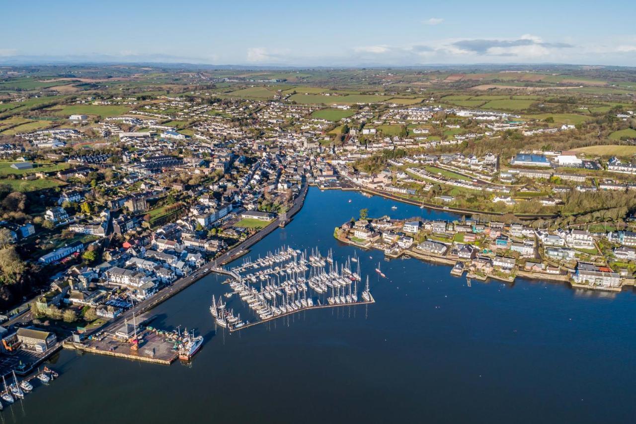 The Town House Kinsale, Hosted By Exquisite Holiday Homes, Sleeps 16 Екстериор снимка